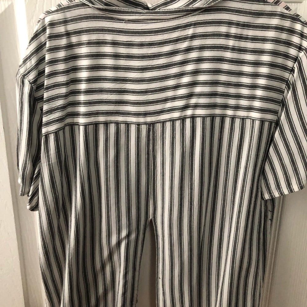 button down crop top - Picture 2 of 2